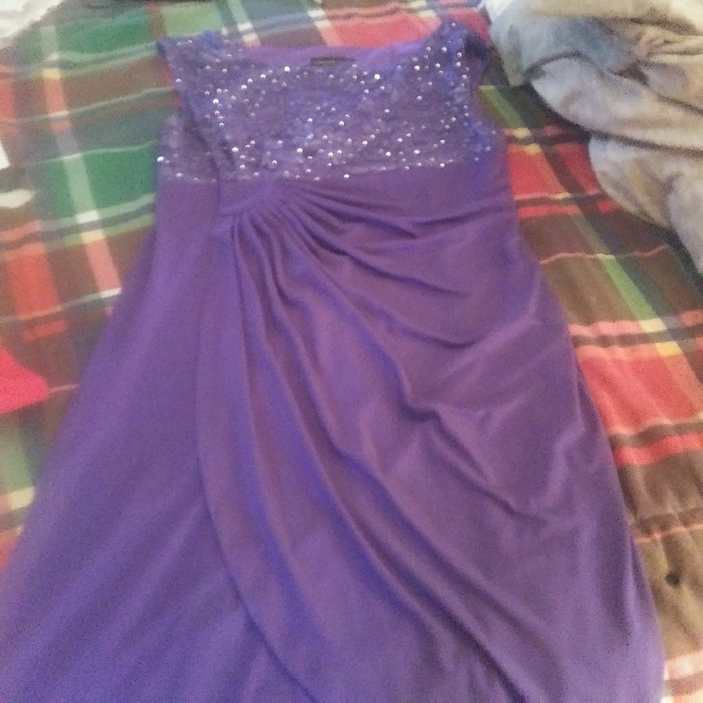 Dress - Picture 4 of 4